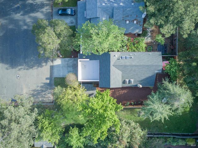 2300 Avenida De Las Brisas St, Santa Rosa, CA 95405