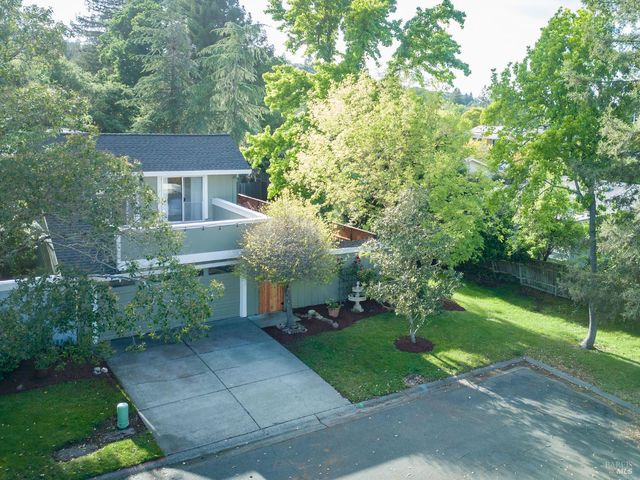 2300 Avenida De Las Brisas St, Santa Rosa, CA 95405