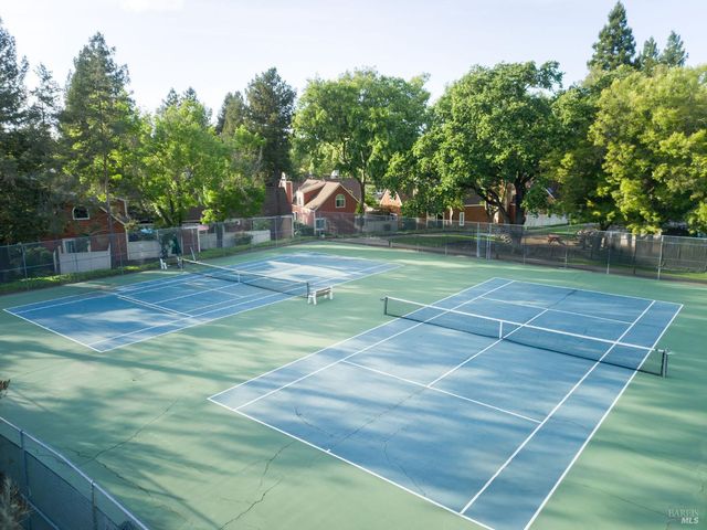 2300 Avenida De Las Brisas St, Santa Rosa, CA 95405