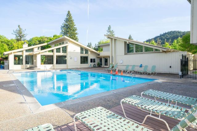 2300 Avenida De Las Brisas St, Santa Rosa, CA 95405