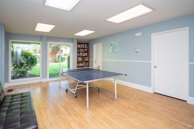 2300 Avenida De Las Brisas St, Santa Rosa, CA 95405