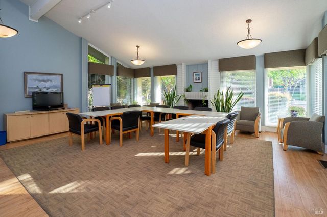 2300 Avenida De Las Brisas St, Santa Rosa, CA 95405