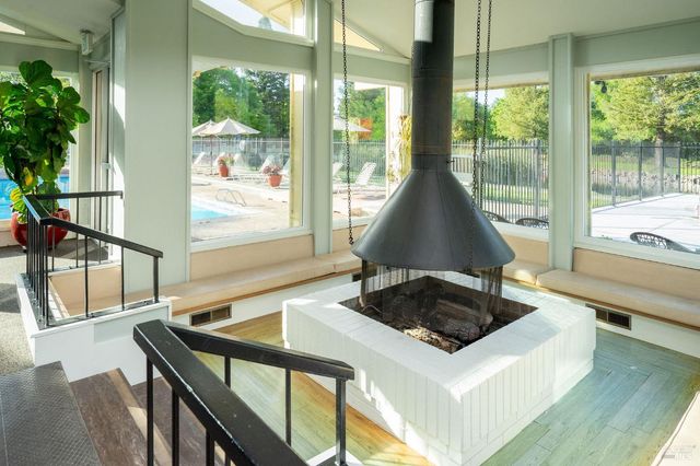 2300 Avenida De Las Brisas St, Santa Rosa, CA 95405