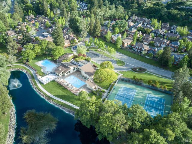 2300 Avenida De Las Brisas St, Santa Rosa, CA 95405