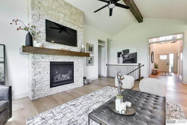 21725 G Street, Elkhorn, NE 68022