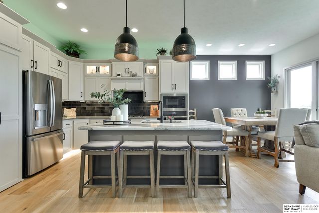 21725 G Street, Elkhorn, NE 68022