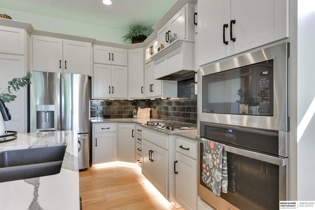 21725 G Street, Elkhorn, NE 68022