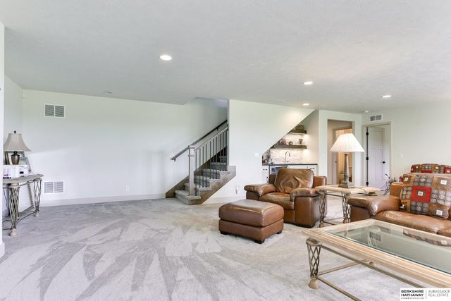 21725 G Street, Elkhorn, NE 68022