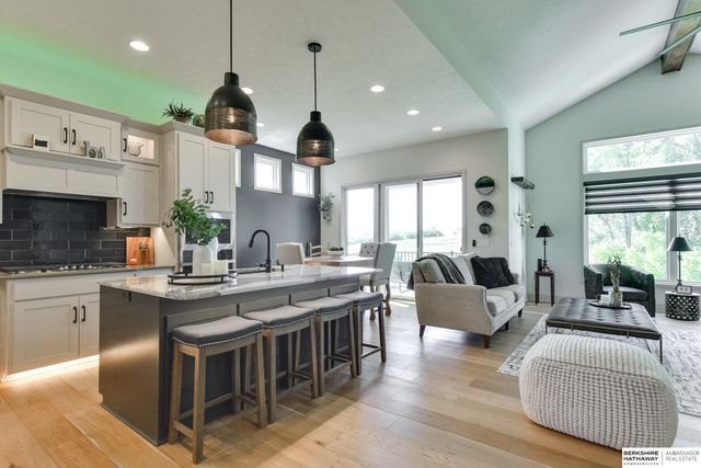 21725 G Street, Elkhorn, NE 68022