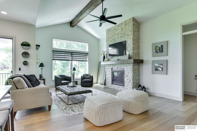 21725 G Street, Elkhorn, NE 68022