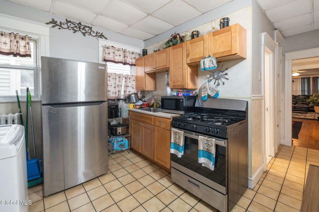 85 S Pine Avenue, Albany, NY 12208