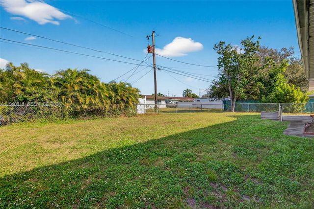 1425 SE 25 LN, Cape Coral, FL 33904