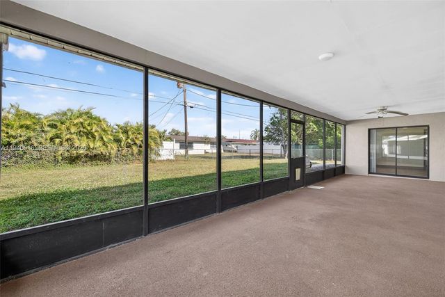 1425 SE 25 LN, Cape Coral, FL 33904