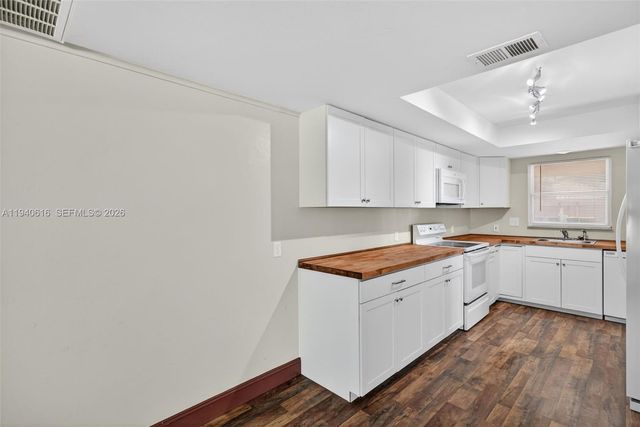 1425 SE 25 LN, Cape Coral, FL 33904