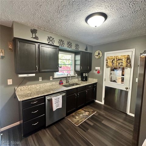 693 Hollywood Avenue, Sheffield, OH 44054