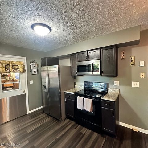 693 Hollywood Avenue, Sheffield, OH 44054