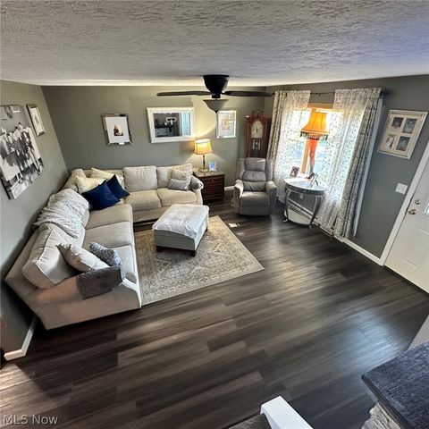 693 Hollywood Avenue, Sheffield, OH 44054
