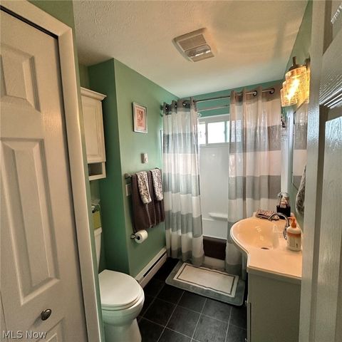 693 Hollywood Avenue, Sheffield, OH 44054