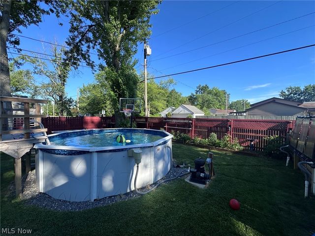 693 Hollywood Avenue, Sheffield, OH 44054
