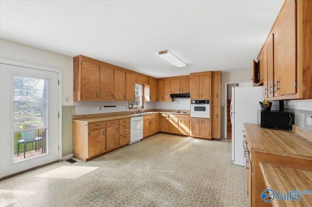 2408 Andrew Jackson Way, Huntsville, AL 35811