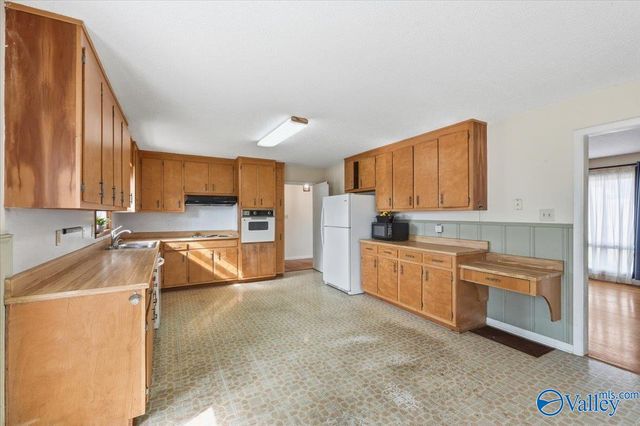 2408 Andrew Jackson Way, Huntsville, AL 35811