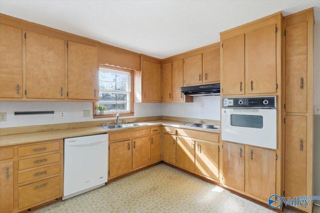 2408 Andrew Jackson Way, Huntsville, AL 35811