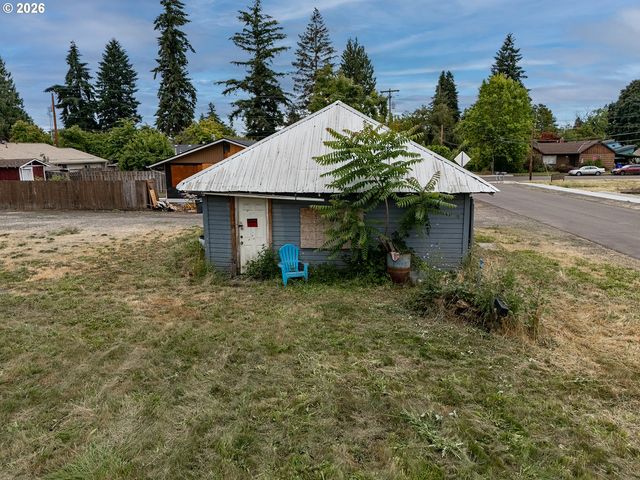 122 S 12TH Ave, Cornelius, OR 97113