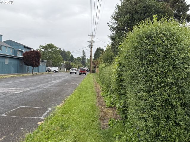 122 S 12TH Ave, Cornelius, OR 97113