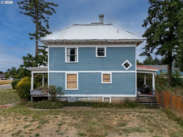 122 S 12TH Ave, Cornelius, OR 97113
