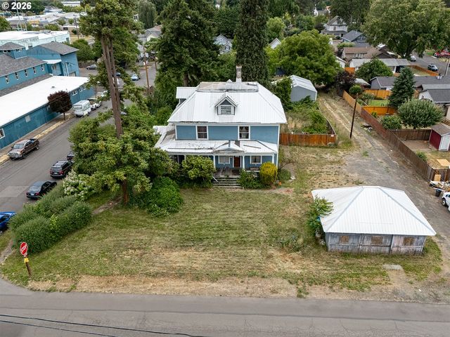 122 S 12TH Ave, Cornelius, OR 97113
