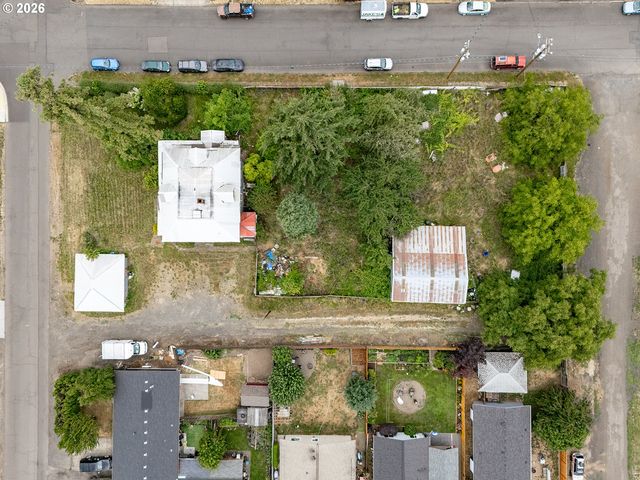 122 S 12TH Ave, Cornelius, OR 97113