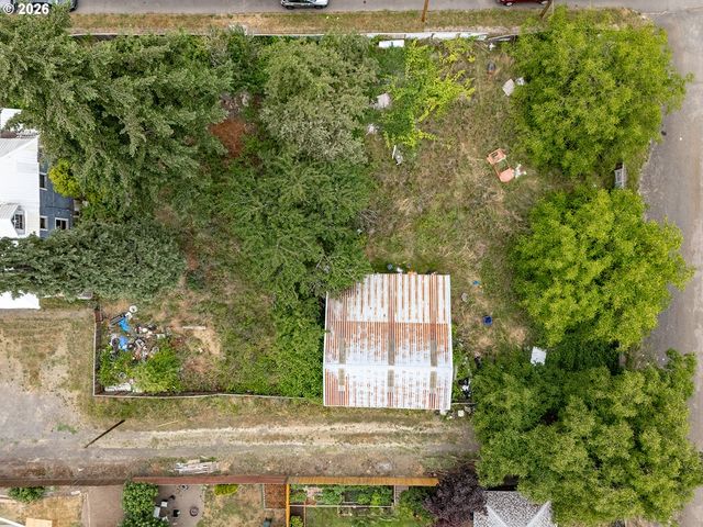 122 S 12TH Ave, Cornelius, OR 97113