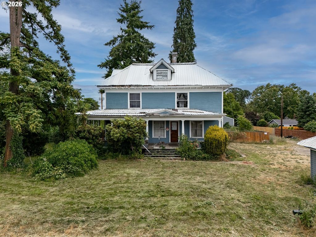122 S 12TH Ave, Cornelius, OR 97113