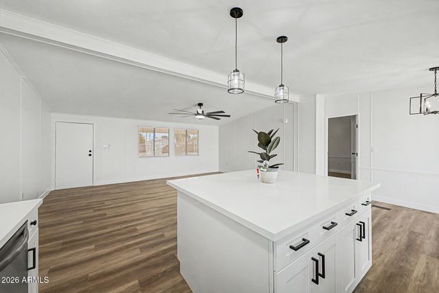 15423 N 69TH Drive, Peoria, AZ 85382