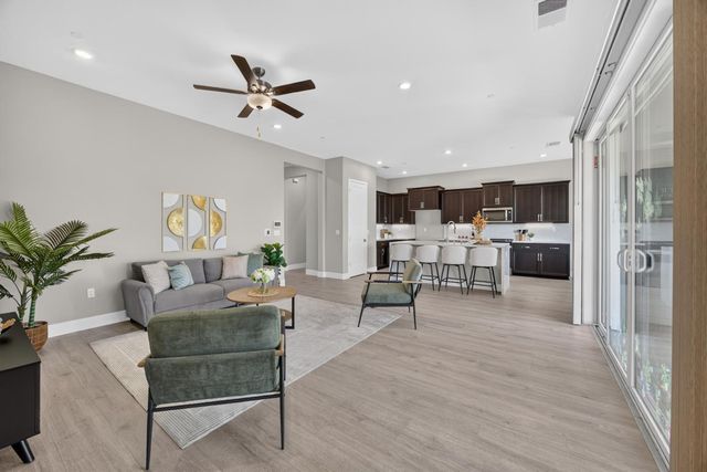 9260 Janowicz St, Elk Grove, CA 95624