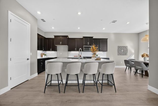 9260 Janowicz St, Elk Grove, CA 95624