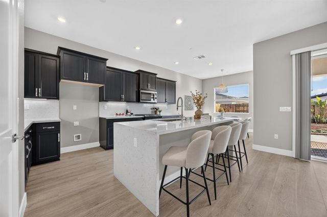 9260 Janowicz St, Elk Grove, CA 95624
