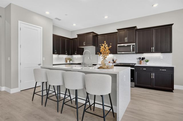9260 Janowicz St, Elk Grove, CA 95624