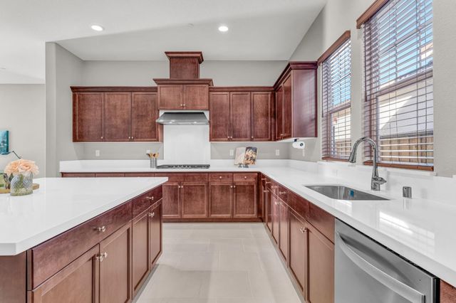 482 Lassen Way, Marina, CA 93933