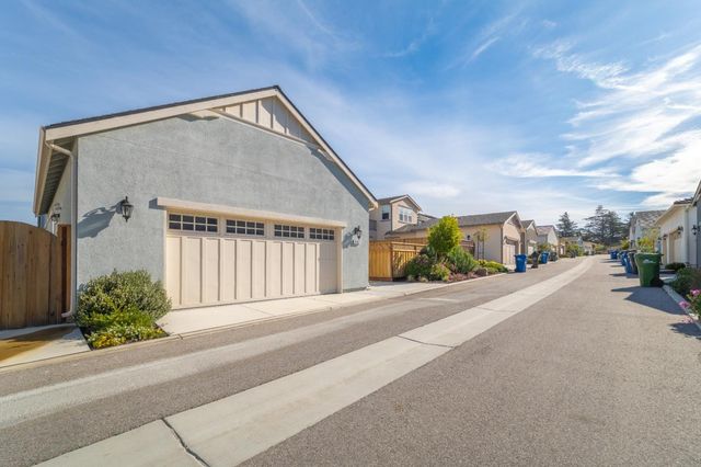 482 Lassen Way, Marina, CA 93933