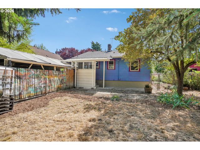 9015 Ne HUMBOLDT St, Portland, OR 97220