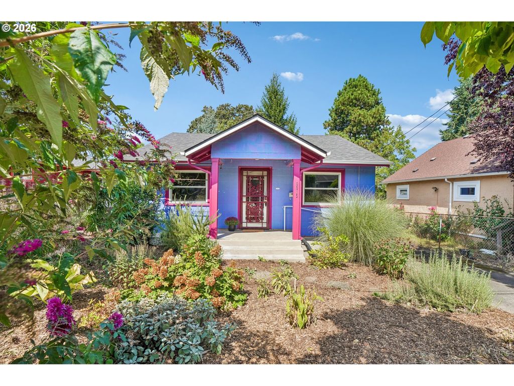 9015 Ne HUMBOLDT St, Portland, OR 97220