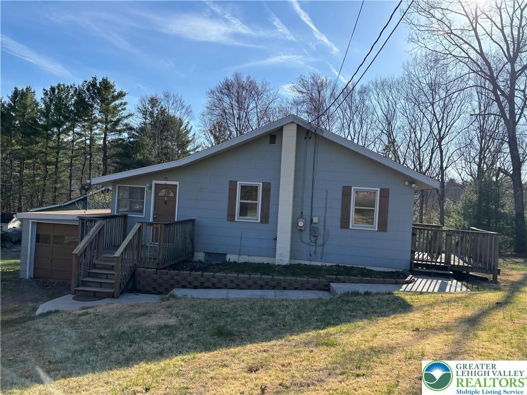 165 Hemlock Drive, Polk Twp, PA 18210