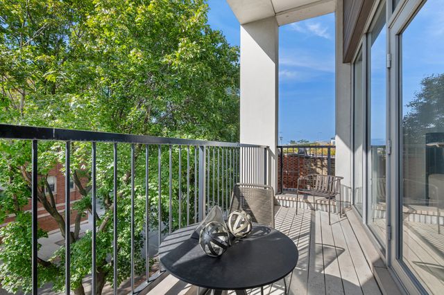 2237 N Hoyne Avenue 3N, Chicago, IL 60647