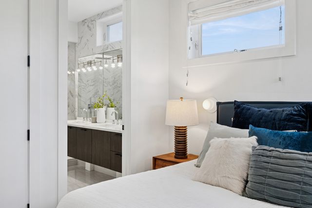 2237 N Hoyne Avenue 3N, Chicago, IL 60647