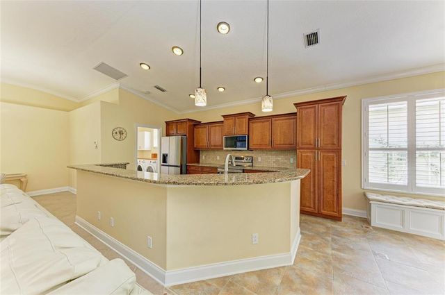 8408 WHISPERING WOODS COURT, Lakewood Ranch, FL 34202