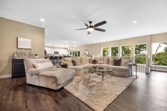 115 Hannahs Mill Drive, Lake St Louis, MO 63367