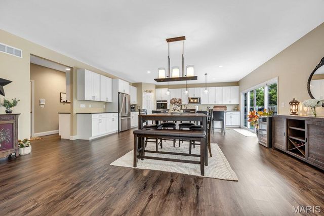 115 Hannahs Mill Drive, Lake St Louis, MO 63367