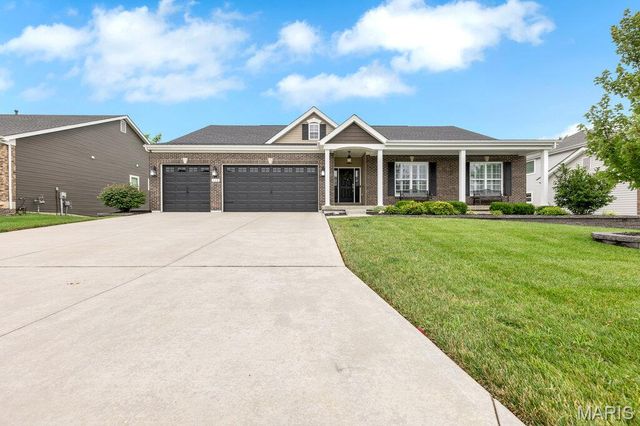 115 Hannahs Mill Drive, Lake St Louis, MO 63367