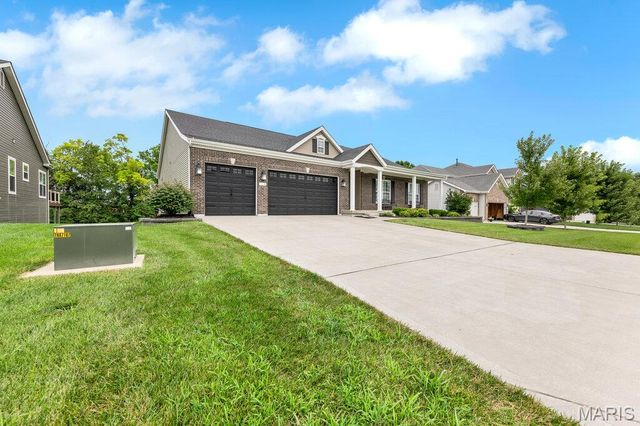 115 Hannahs Mill Drive, Lake St Louis, MO 63367